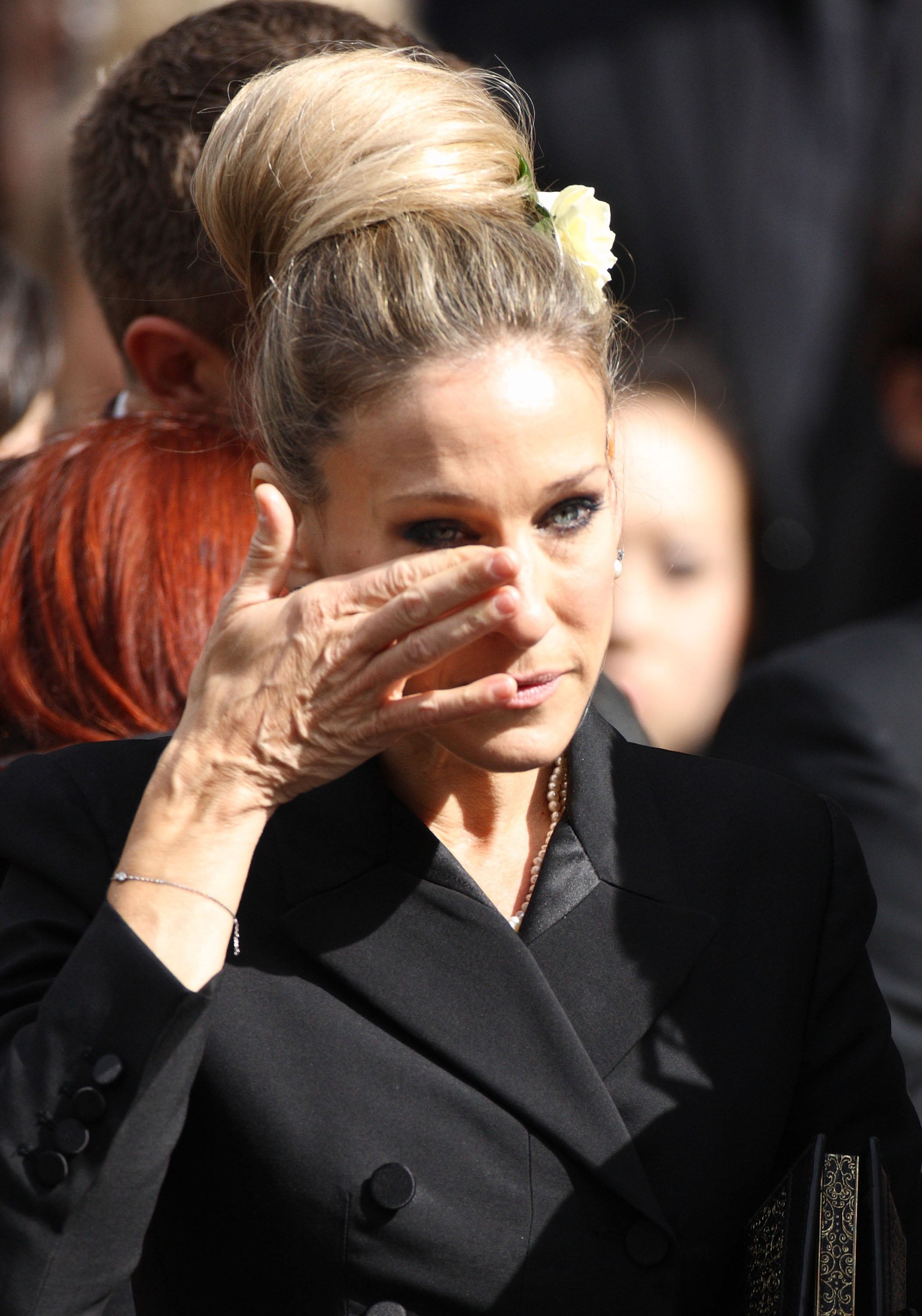 Sarah Jessica Parker at the memorial service for Alexander McQueen at St Paul's Cathedral on September 20, 2010, in London, England | Source: Getty Images