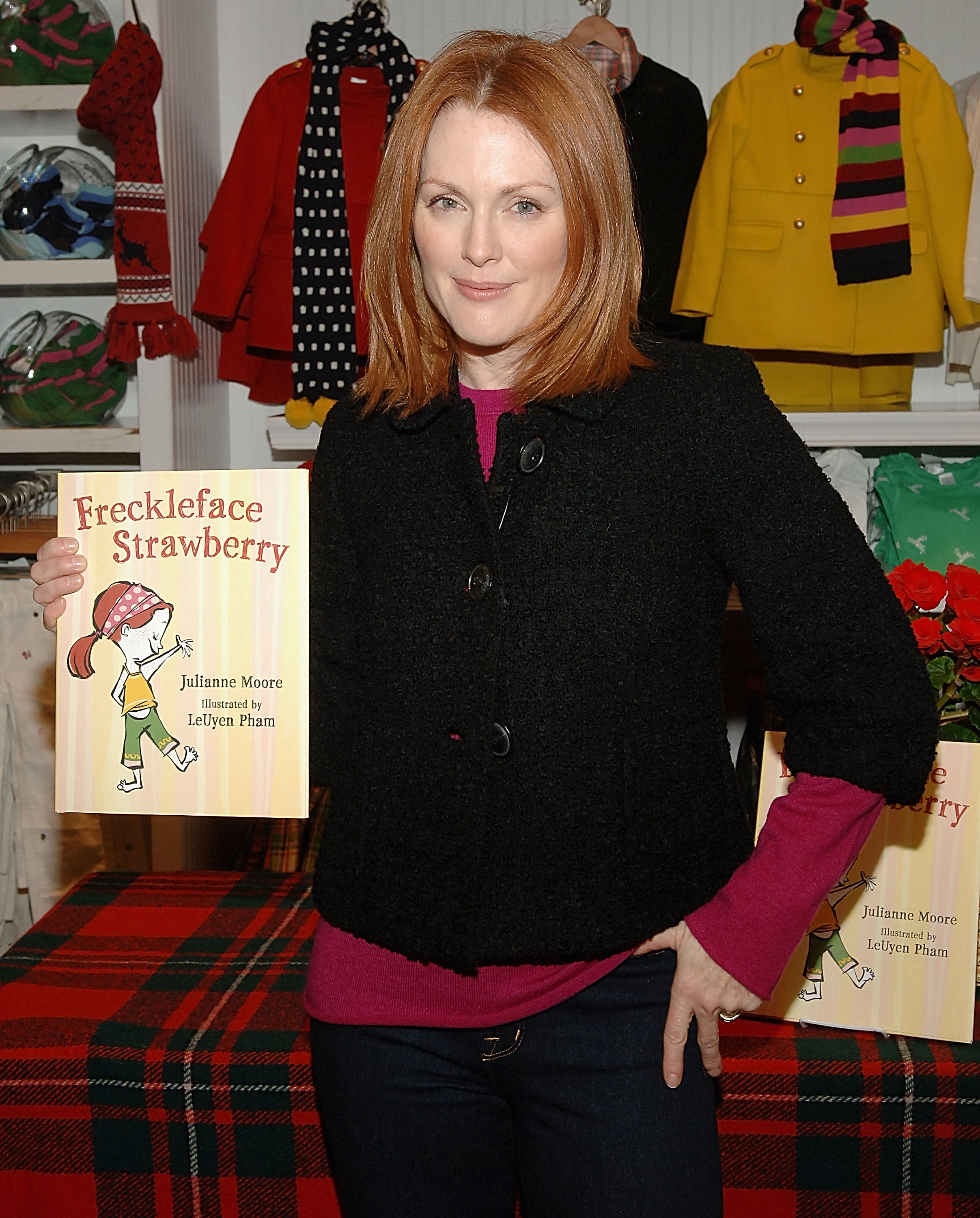 Julianne Moore attends A Private Reading Of Her New Childrens Book "Freckleface Strawberry" at the J Crew Store in Soho, New York, on October 14, 2007 | Source: Getty Images