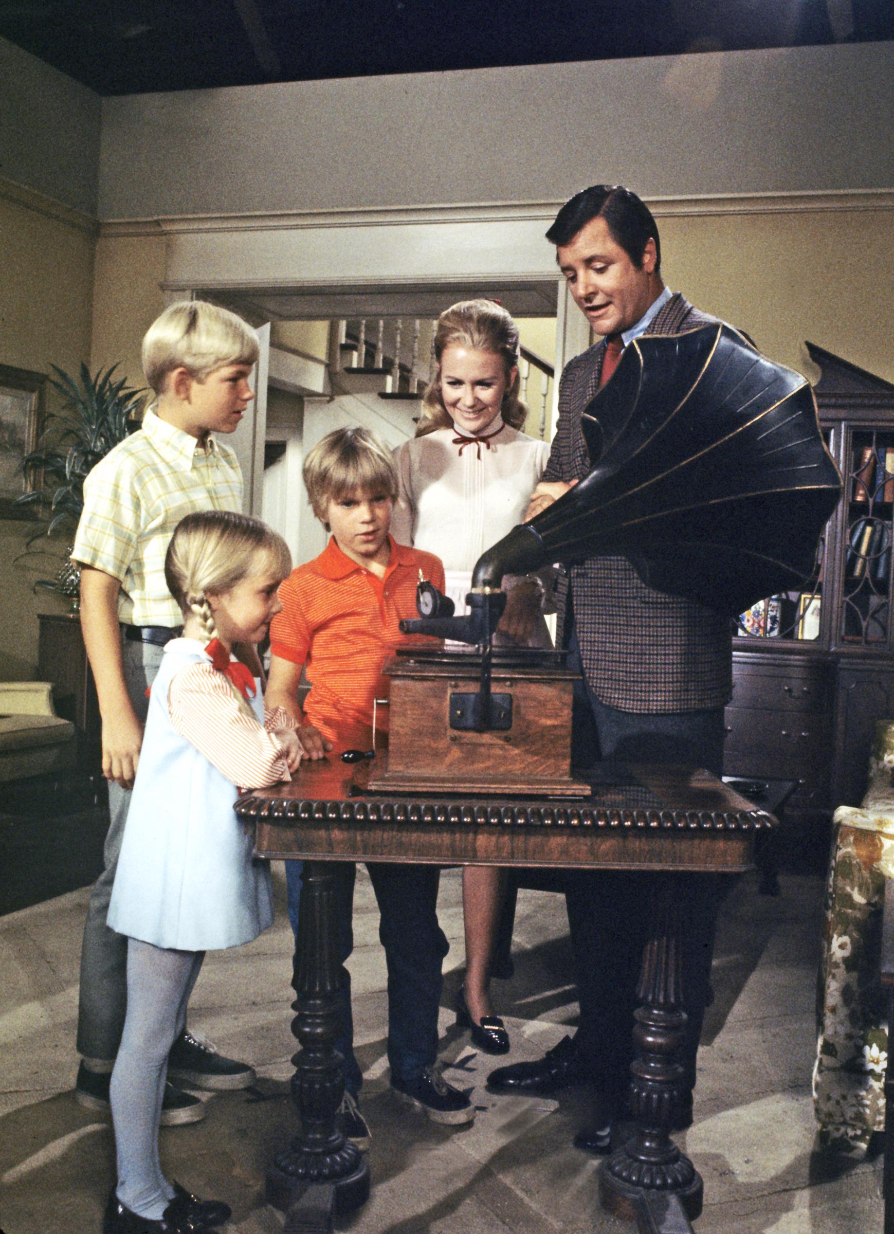 David Doremus (Hal), Kim Richards (Prudence), Trent Lehman (Butch), Juliet Mills (Nanny), and Richard Long (The Professor), dated December 18, 1970 | Source: Getty Images