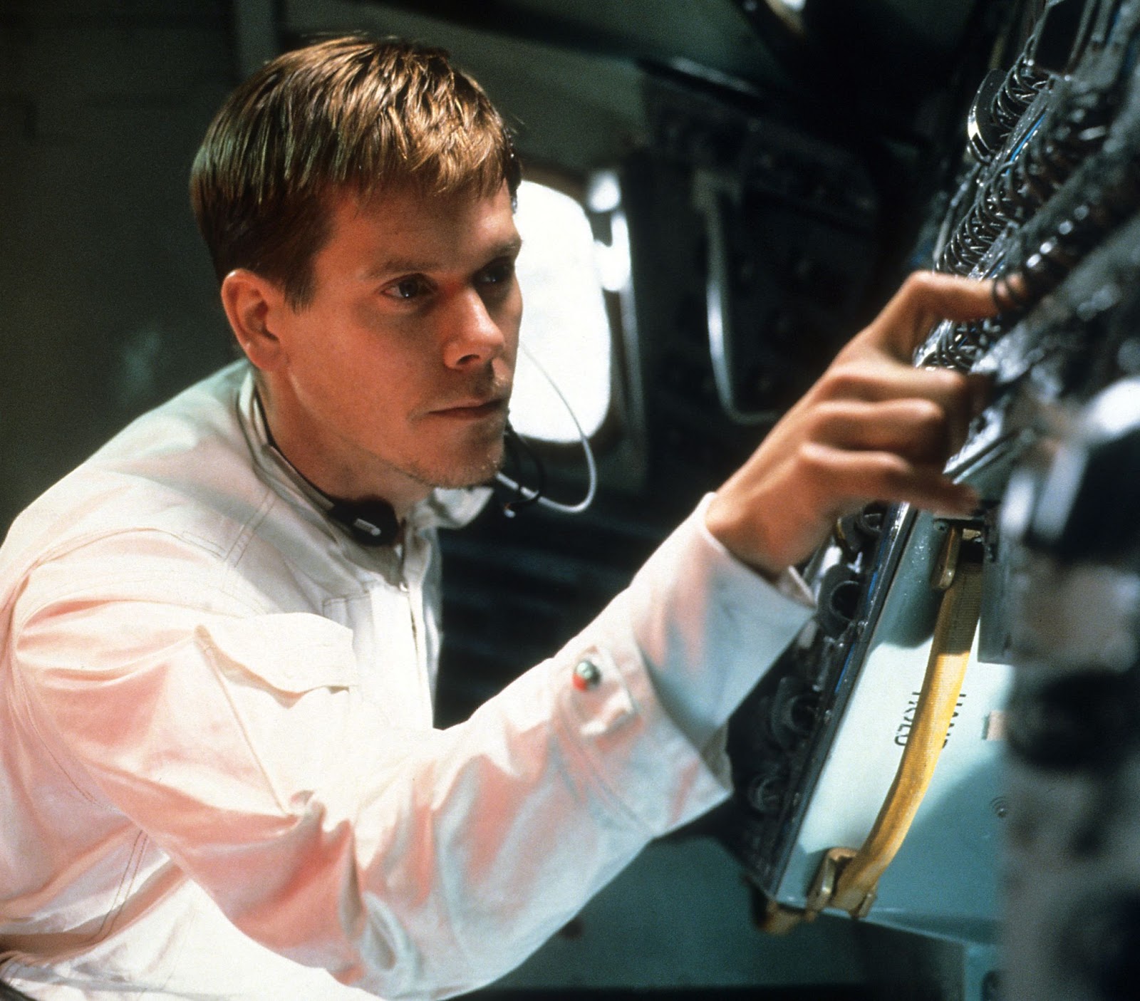 Kevin Bacon filming "Apollo 13" in 1995. | Source: Getty Images