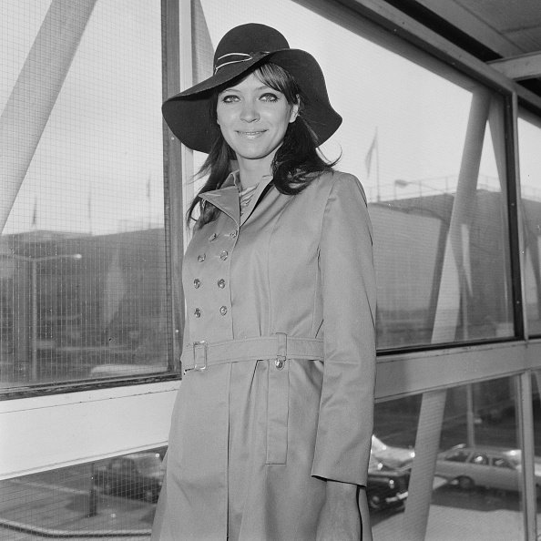 Anna Karina à l'aéroport d'Heathrow, Londres, Royaume-Uni, 13 septembre 1968. | Photo : Getty Images