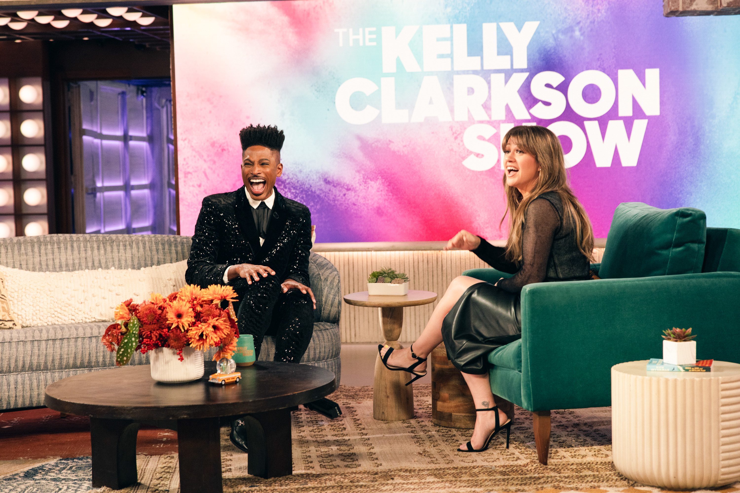 Robert Hartwell and Kelly Clarkson on season 6 of "The Kelly Clarkson Show" | Source: Getty Images