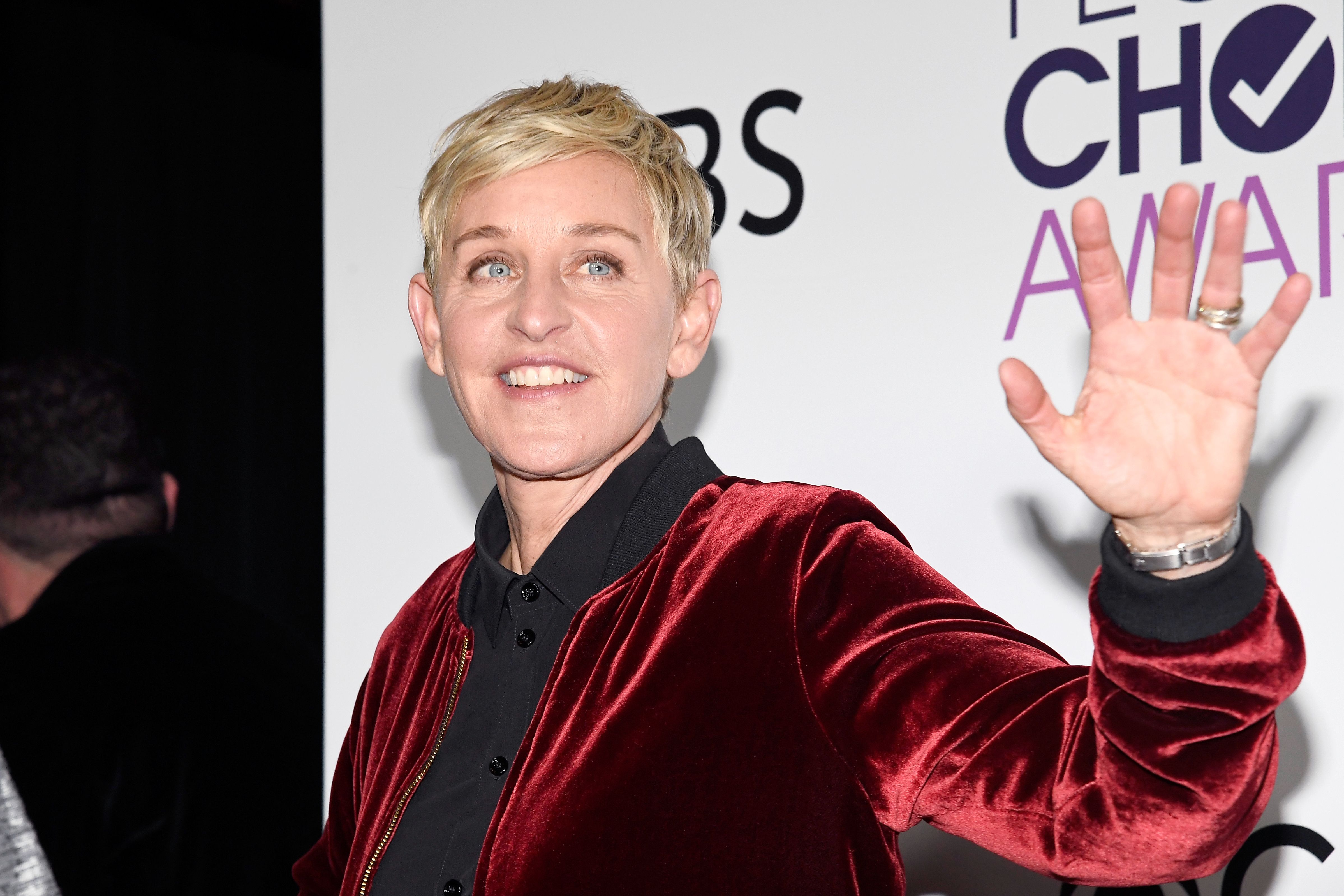 Ellen Degeneres poses in the press room during the People's Choice Awards on January 18, 2017 | Photo: Getty Images