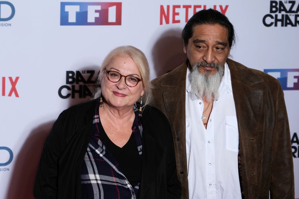 Josiane Balasko et George Aguilar assiste au Photocall "Le Bazar De La Charite" Au Grand Rex le 30 septembre 2019 à Paris, France. | Photo : Getty Images. Josiane Balasko et George Aguilar assiste au Photocall "Le Bazar De La Charite" Au Grand Rex le 30 septembre 2019 à Paris, France. | Photo : Getty Images.