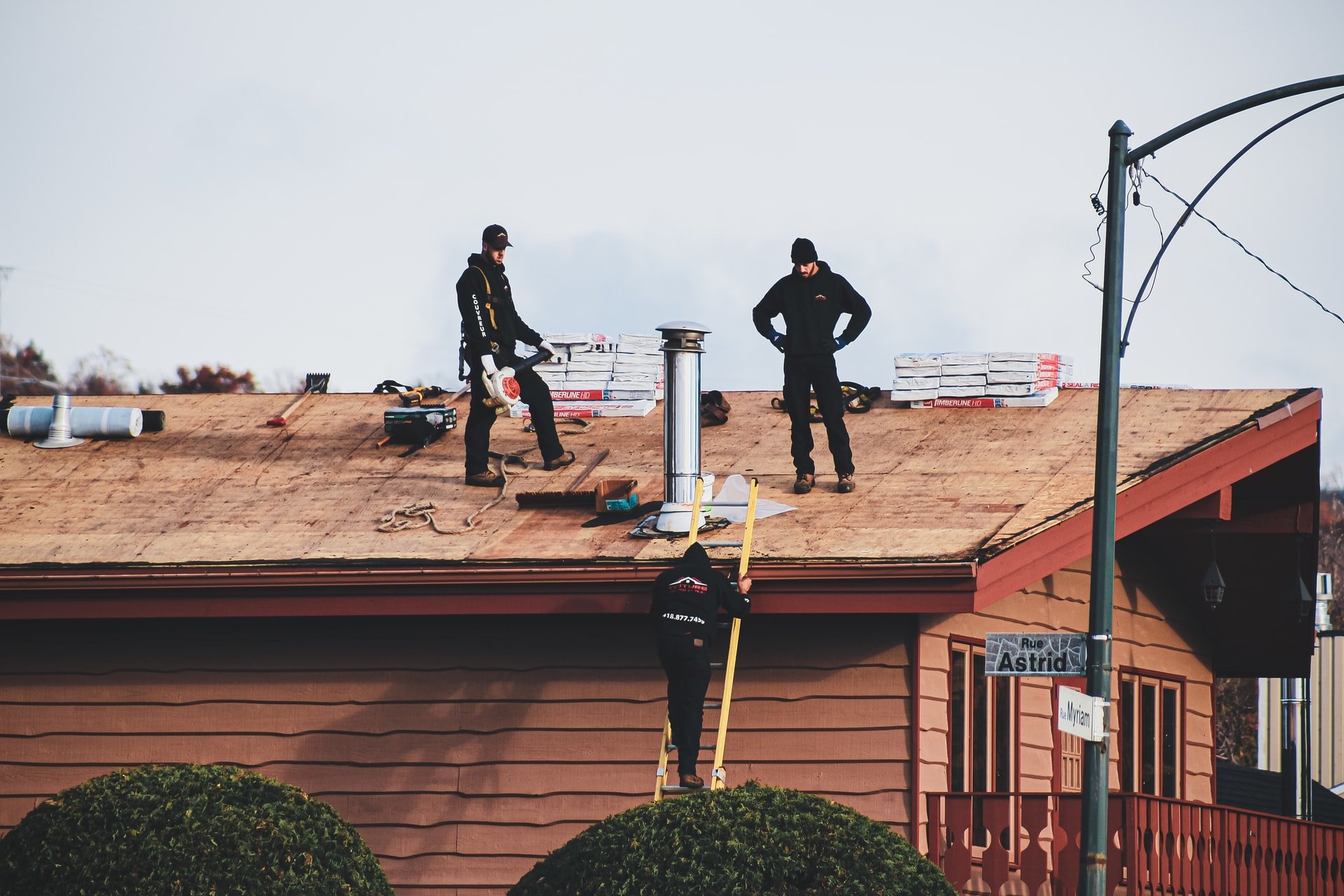 He repaired the roof with his team. | Source: Unsplash