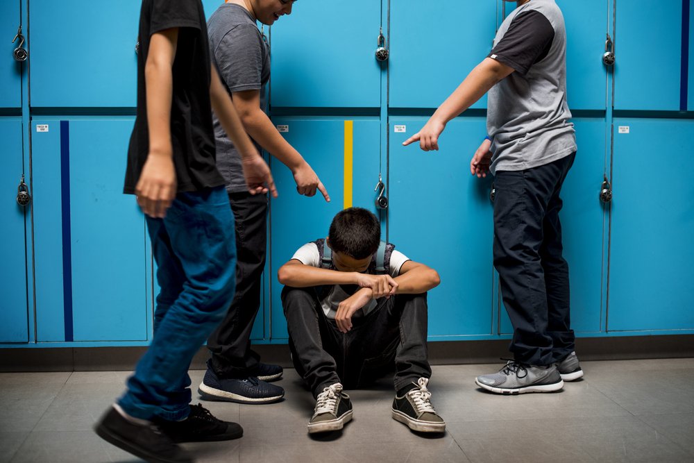 Niños acosando a otro en la escuela. | Foto: Shutterstock Niños acosando a otro en la escuela. | Foto: Shutterstock