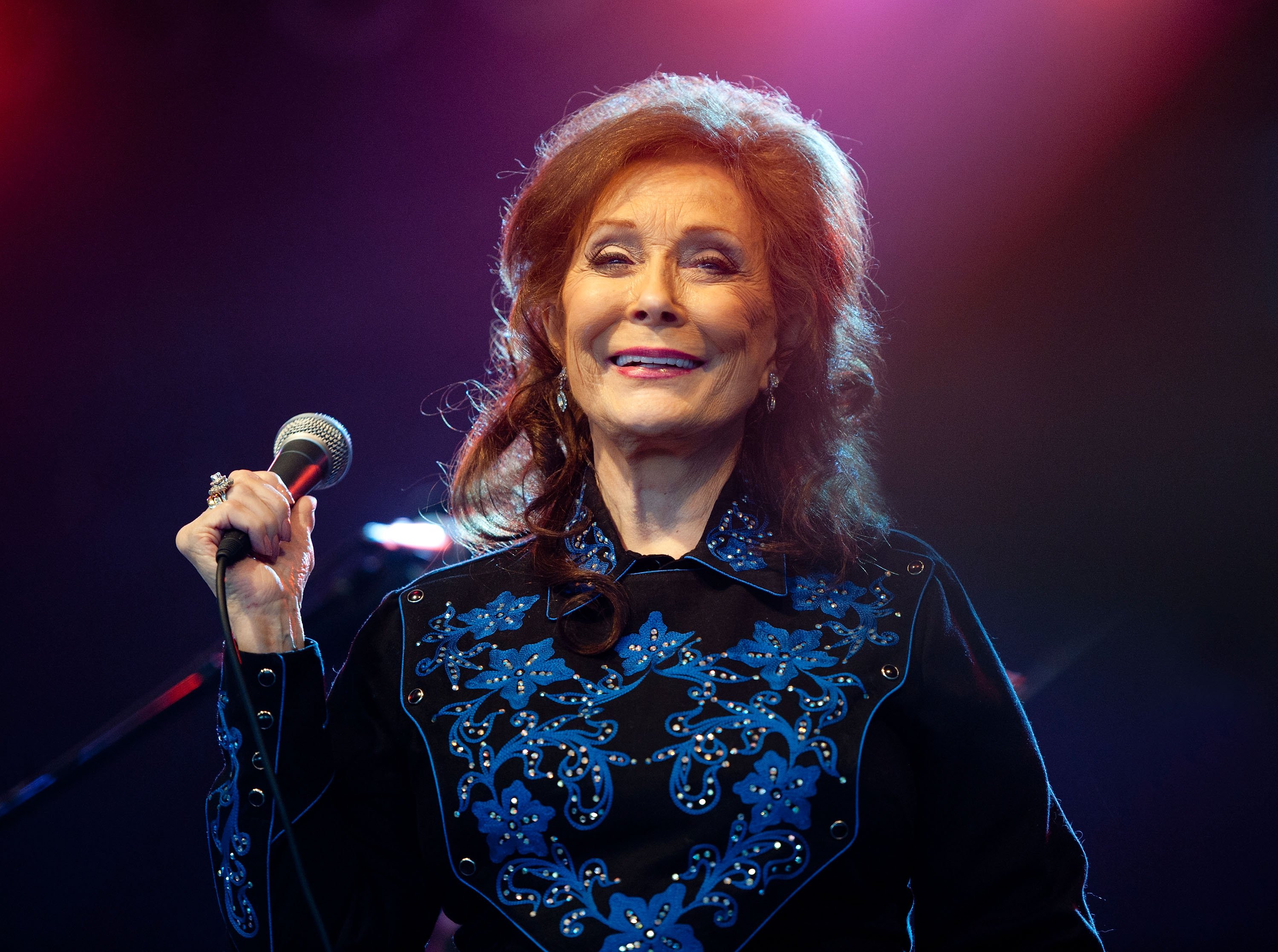 Loretta Lynn performing at the 2011 Bonnaroo Music and Arts Festival on June 11, 2011 in Manchester, Tennessee. | Source: Getty Images