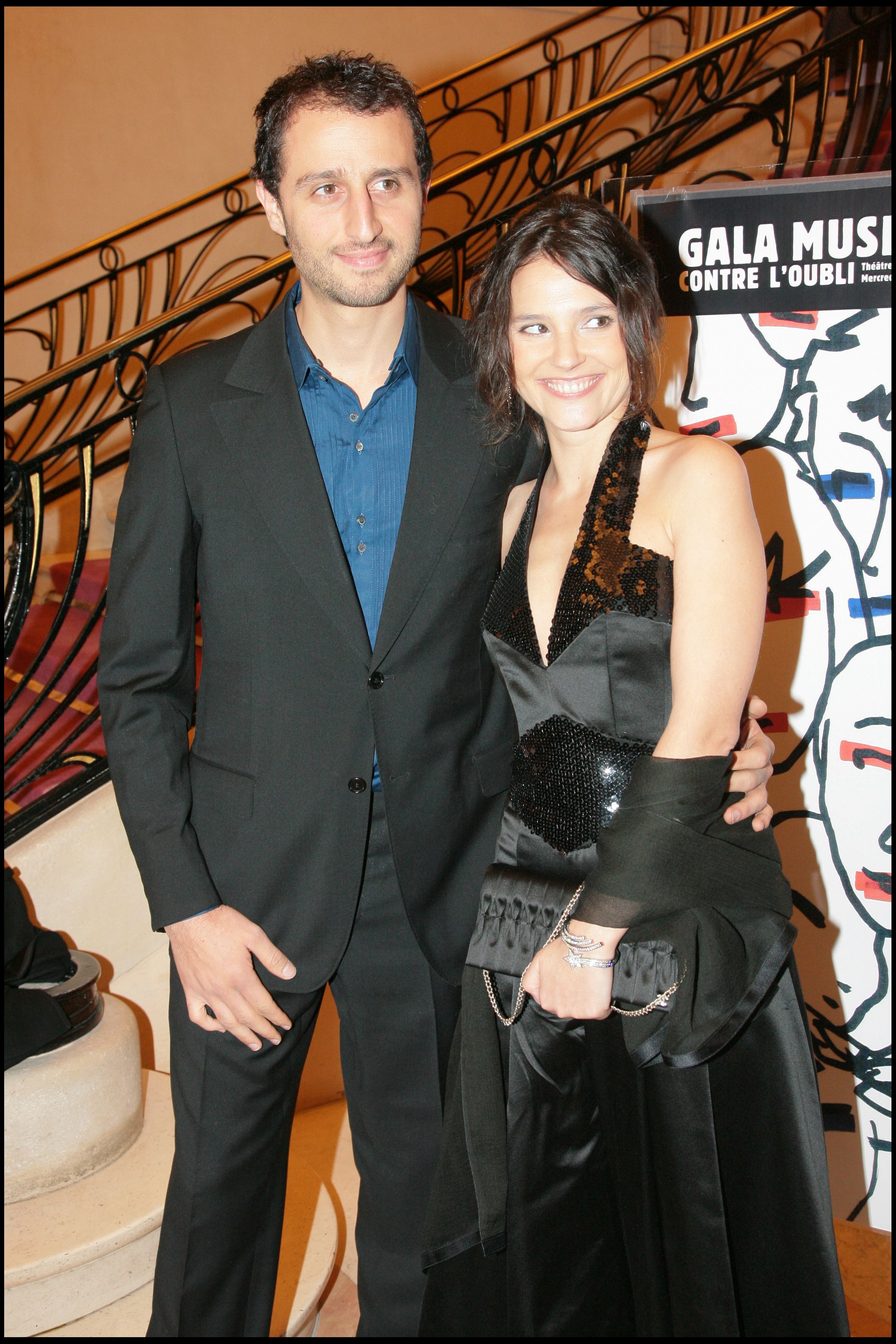 Virginie Ledoyen et Arie Elmaleh à la soirée de gala d'Amnesty International Musique Contre L'Oubli (Musique contre l'oubli) au Théâtre des Champs Elysées à Paris. | Photo : Getty Images