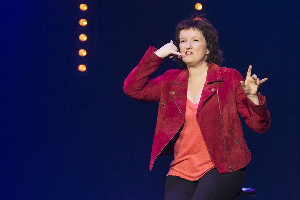 Anne Roumanoff sur scène en 2013. | Source : Getty Images