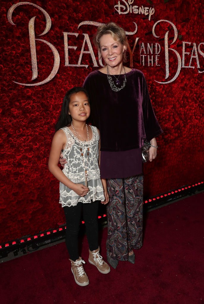 Jean Smart and daughter Bonnie at the premiere of Disney's "Beauty And The Beast" at El Capitan Theatre on March 2, 2017. | Source: Getty Images