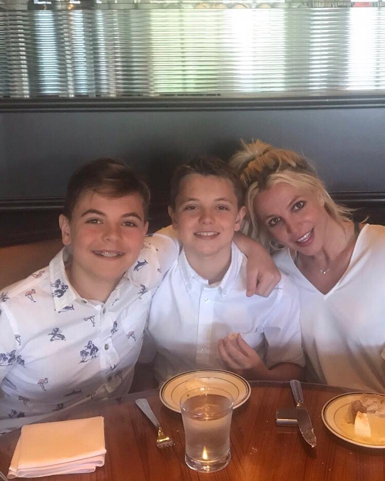 Britney Spears with her sons Sean Preston Federline and Jayden James Federline | Source: Facebook/britneyspears