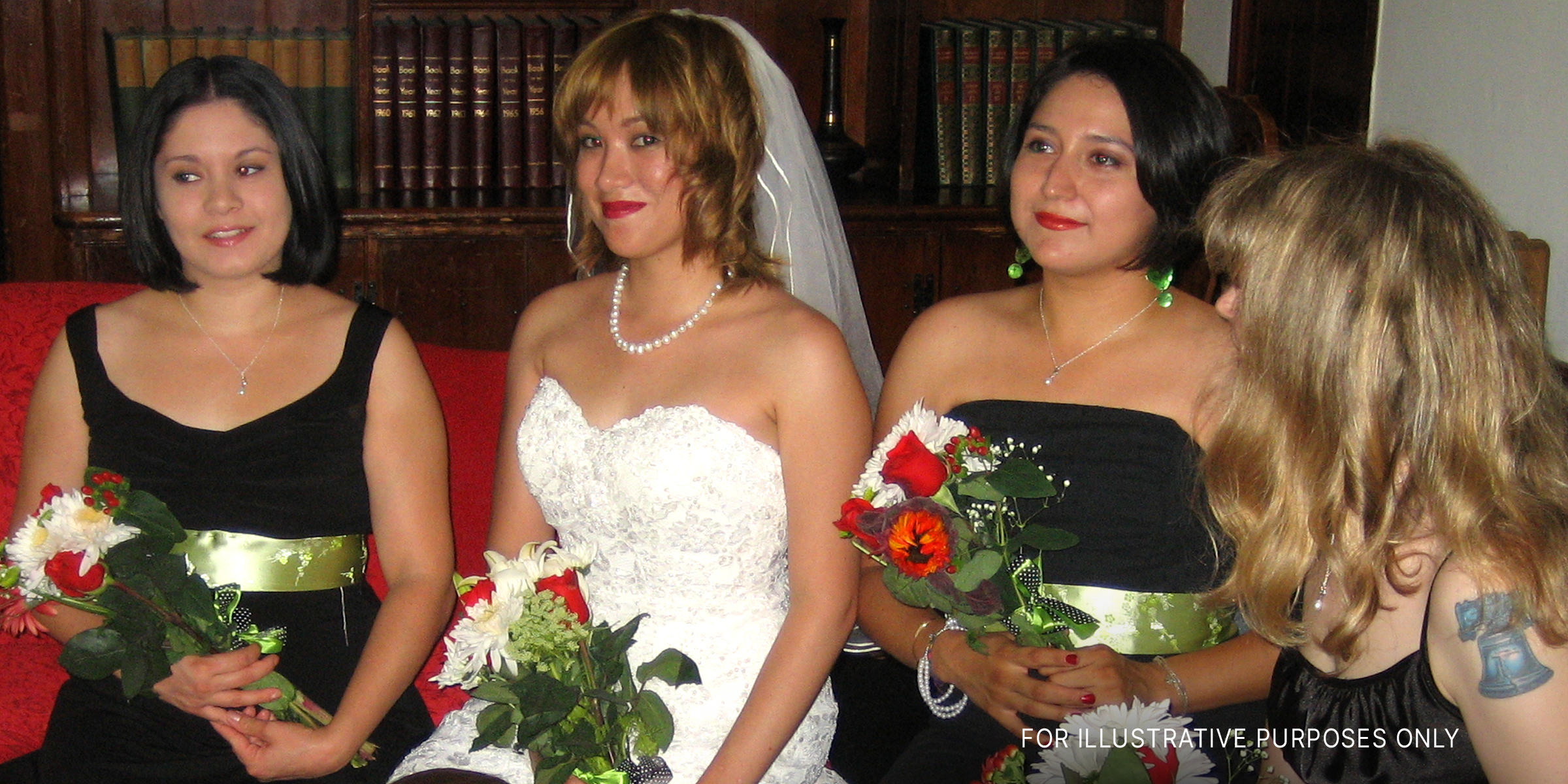 A bride and her bridemaids. | Source: flickr.com/CC BY-SA 2.0/schnaars