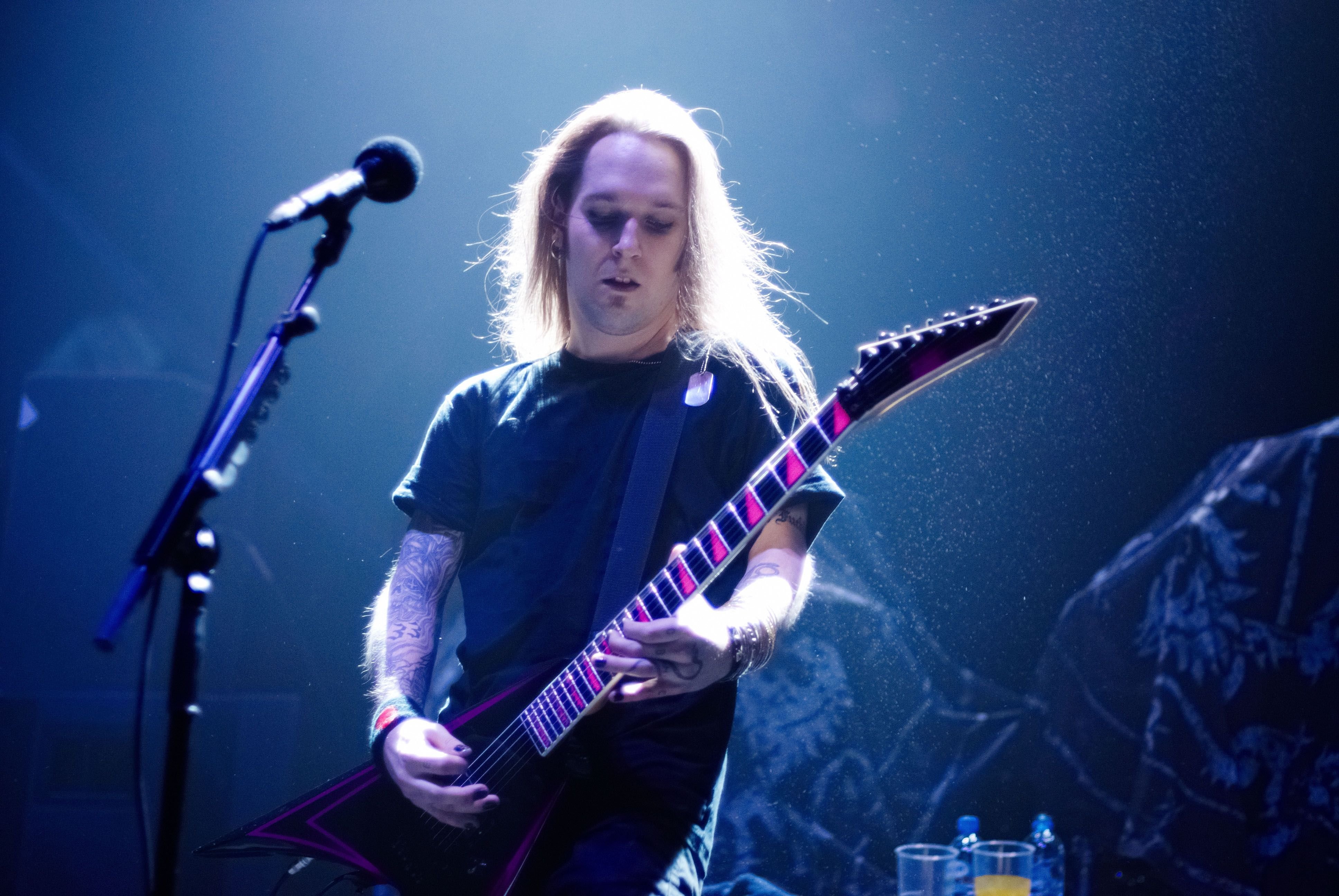 Alexi Laiho performing on stage on December 12, 2008 | Photo: Getty Images