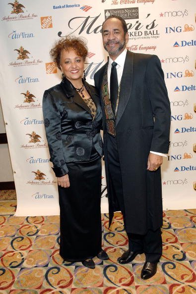 Daphne Reid with Husband Actor Tim Reid at the 24th Atlanta Mayor's Masked Ball to Benefit the United Negro College Fund in Atlanta, Georgia | Photo: Getty Images