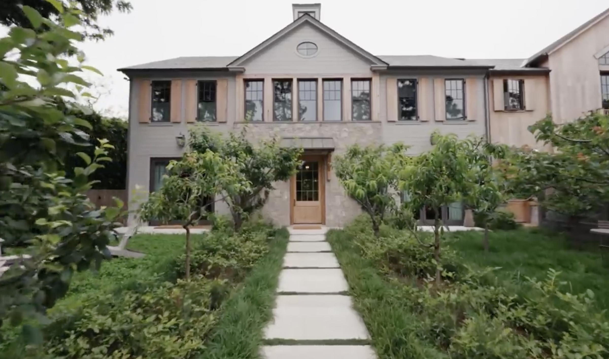 Jennifer Garner's home from a post dated September 3, 2024. | Source: YouTube/Architectural Digest