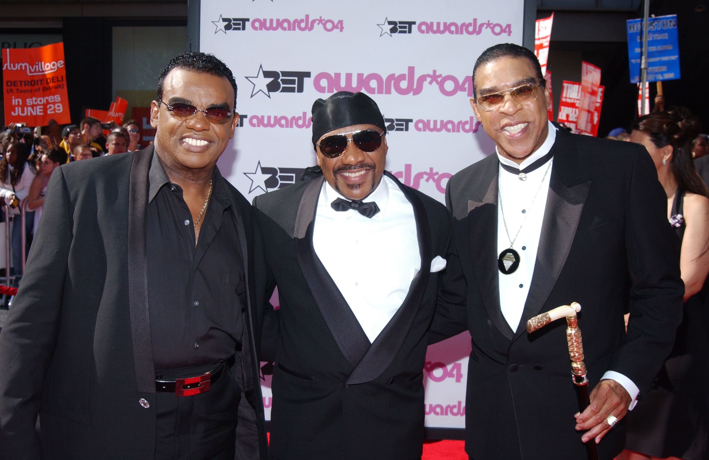 Ronald, Ernie and Rudolph Isley at the 4th Annual BET Awards in Hollywood, California in 2004 | Source: Getty Images