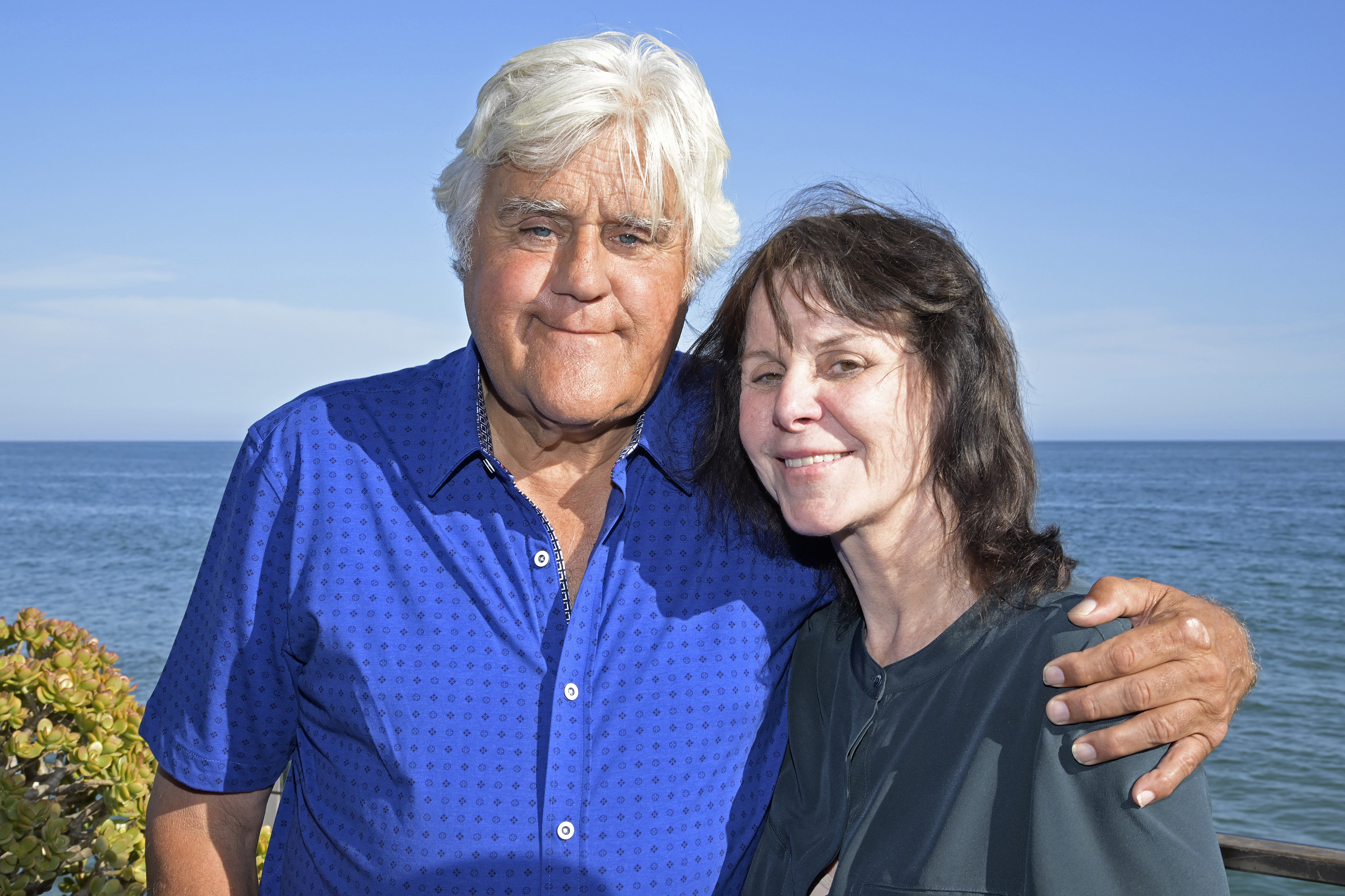 Jay and Mavis Leno at the private unveiling of the Meyers Manx electric automobile in Malibu, California on August 8, 2022 | Source: Getty Images
