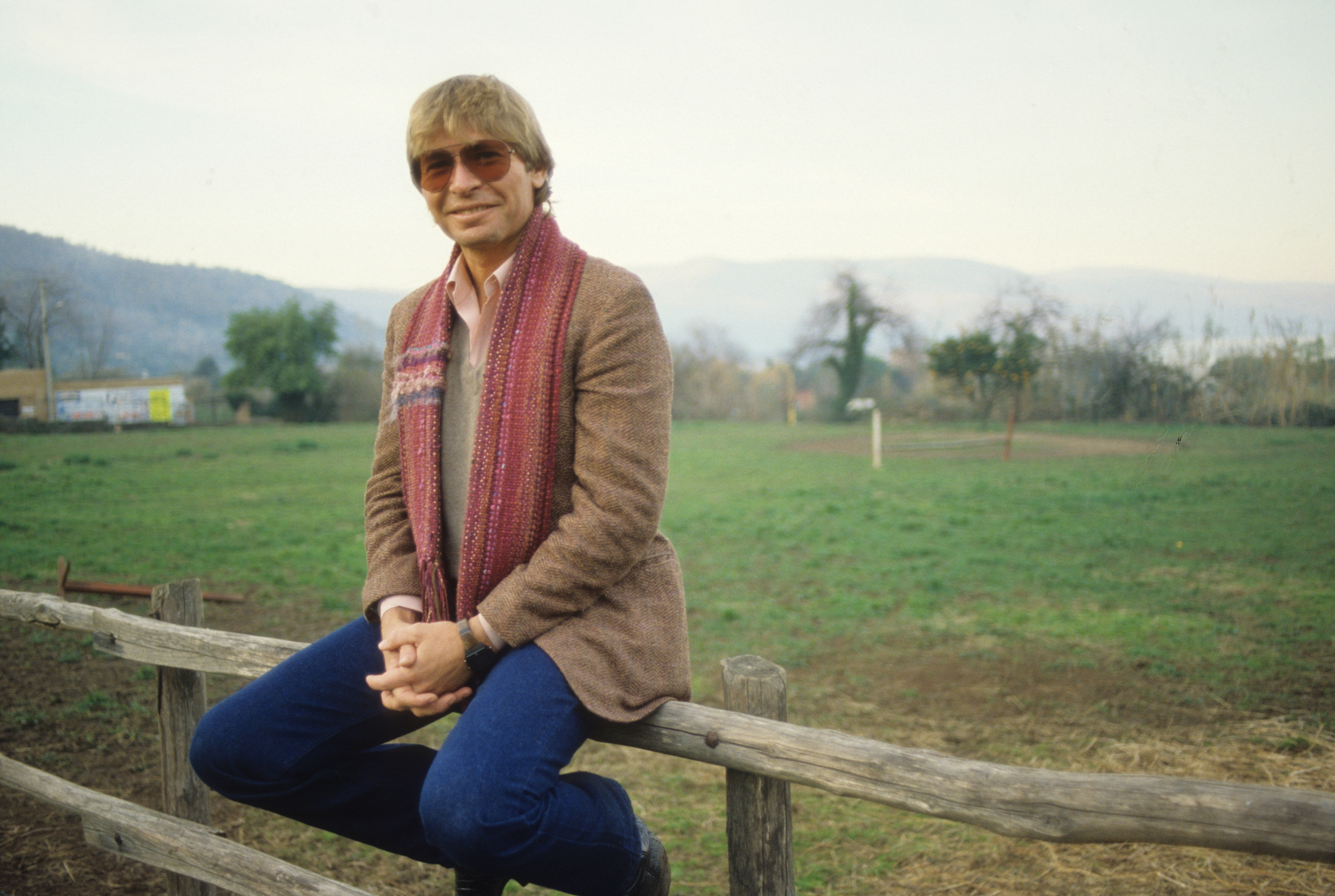John Denver in Bracciano, Italy in 1986. | Source: Getty Images