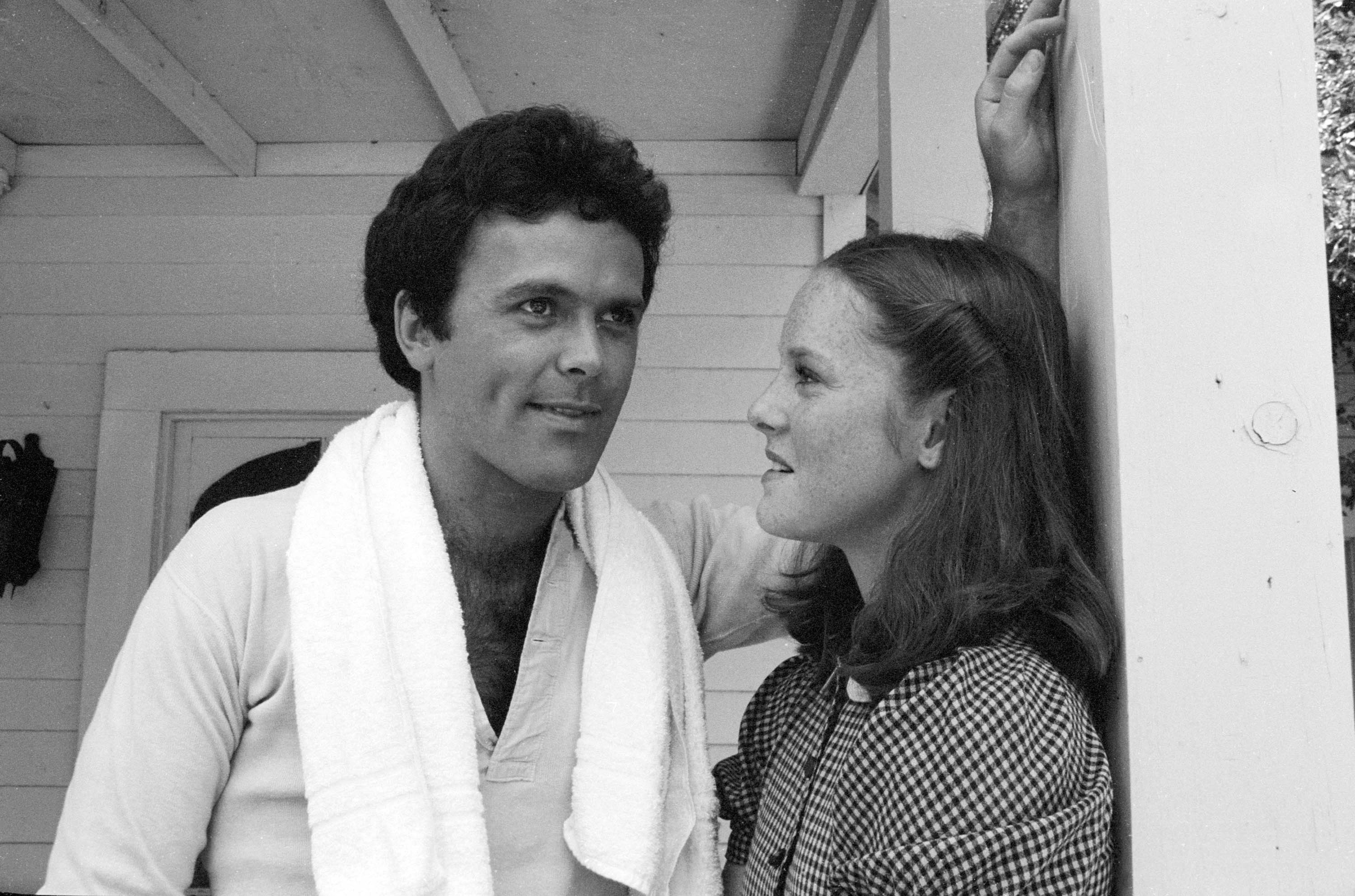 Mary McDonough and Hank Buchanan in Los Angeles in 1977 | Source: Getty Images