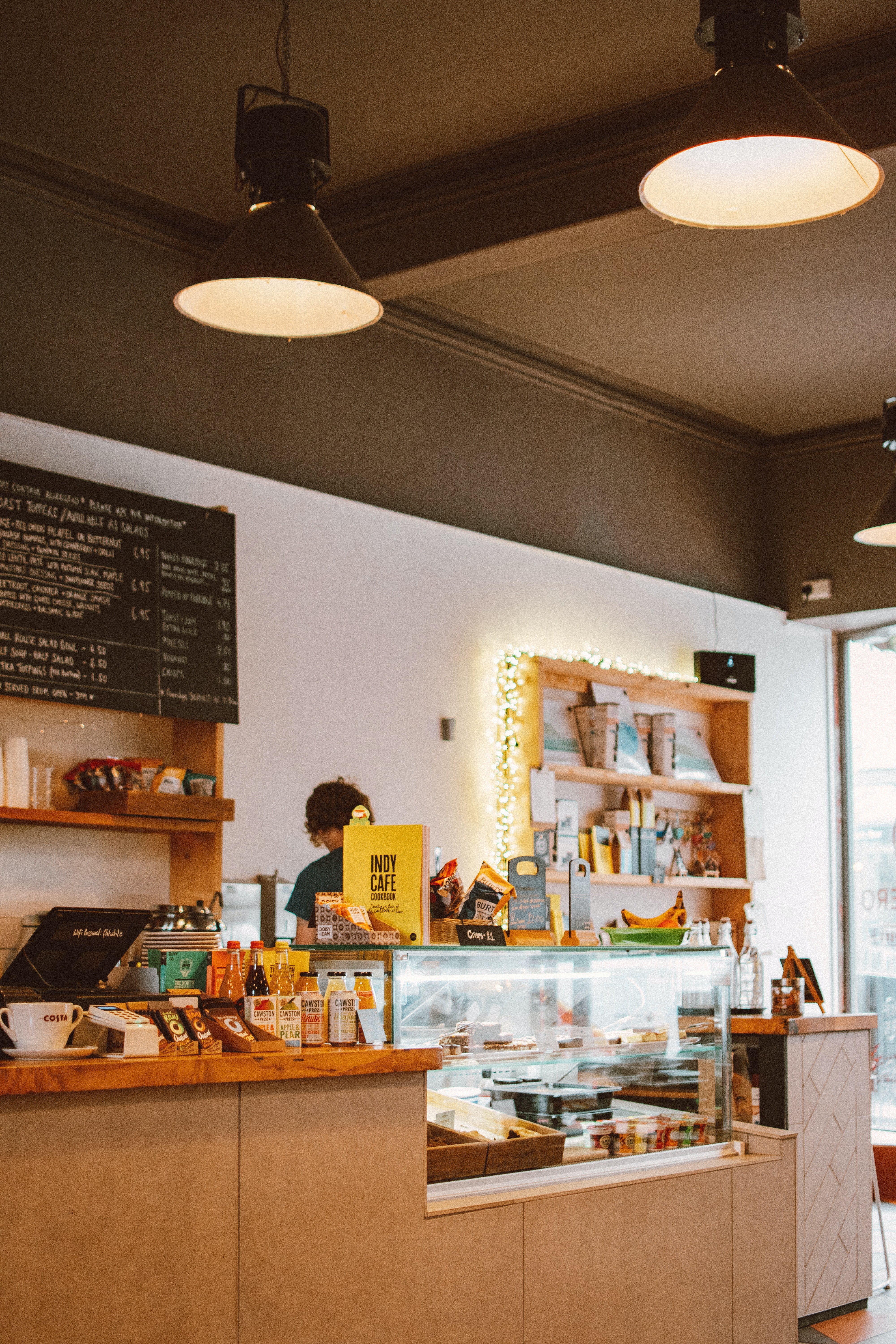Evan worked double shifts at a cafe. | Source: Pexels
