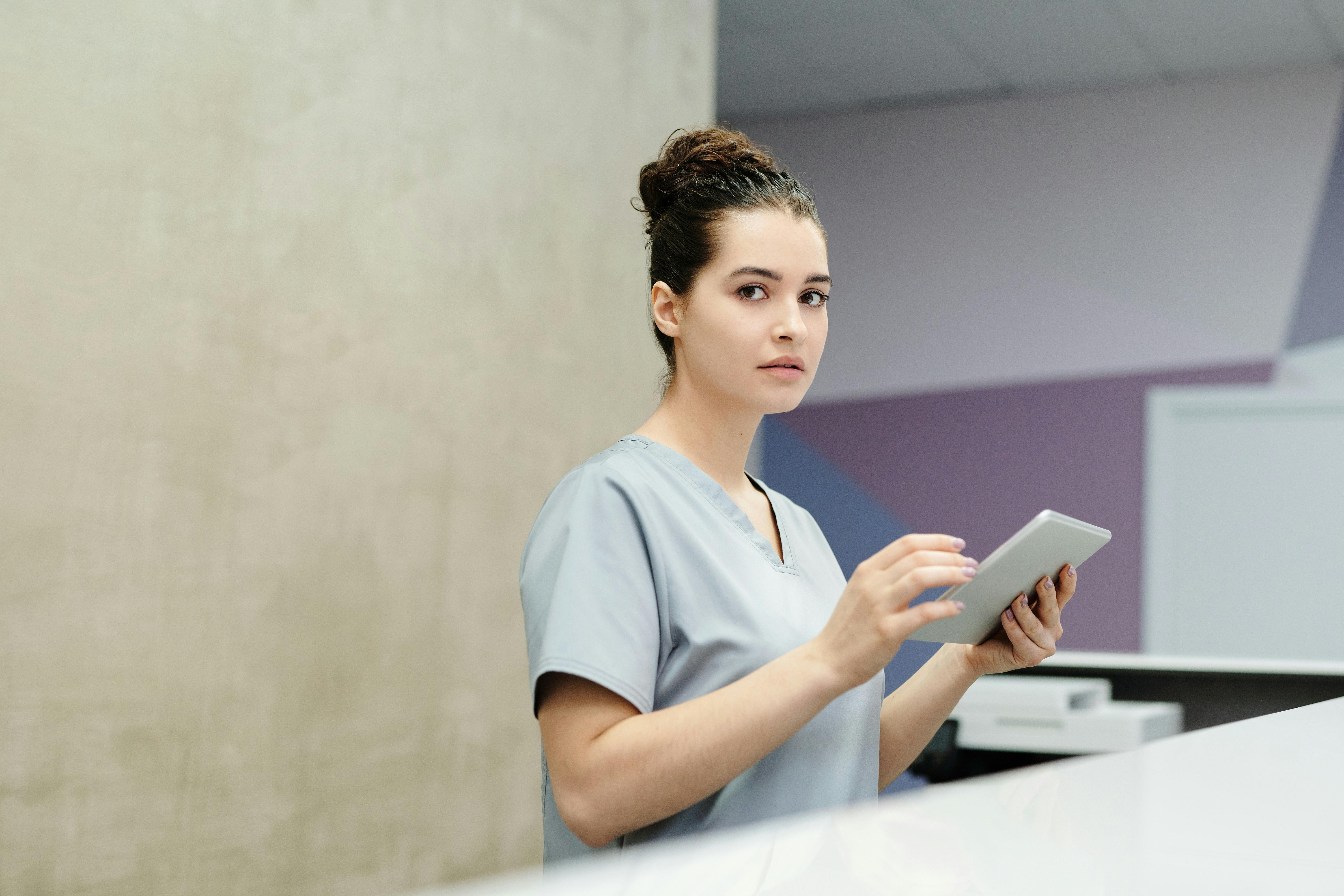 A receptionist | Source: Pexels