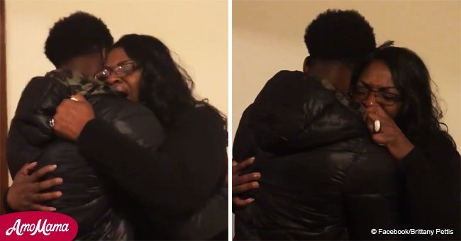 Mom can't hold back scream when she sees who returned to her home for Christmas
