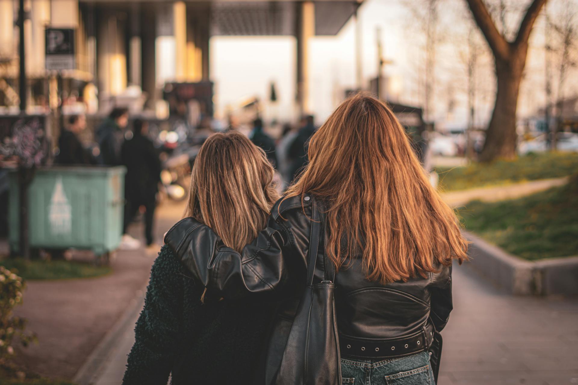 Two women walking on the street | Source: Pexels