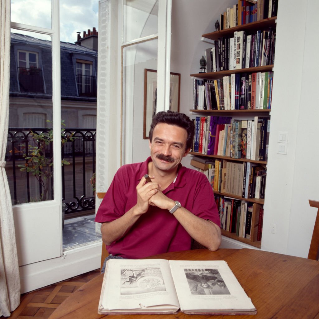 Portrait du journaliste Edwy Plenel chez lui en 1991 à Paris. | Photo : Getty Images Portrait du journaliste Edwy Plenel chez lui en 1991 à Paris. | Photo : Getty Images