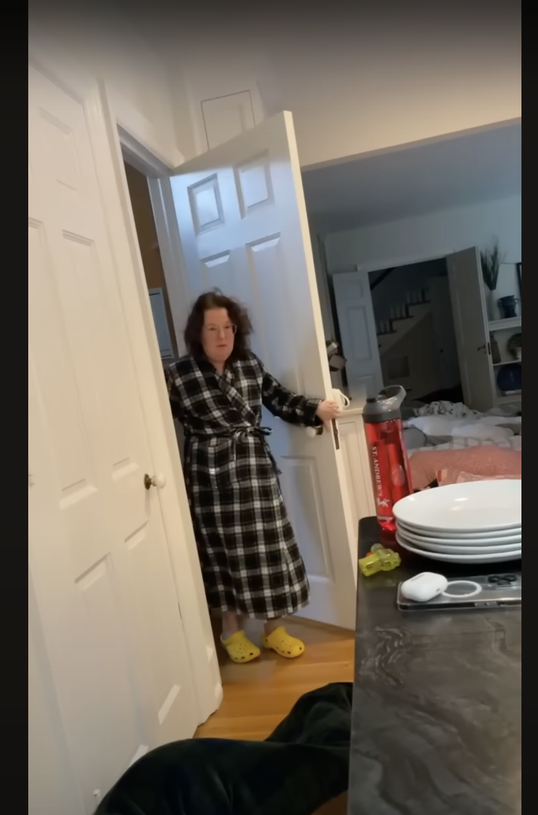 Joy McGrath is shocked as she enters her kitchen, as seen in a video dated May 20, 2023 | Source: youtube.com/SASDelaware