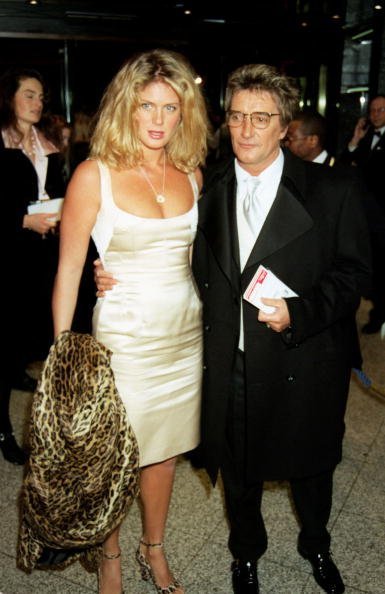 Rachel Hunter and Rod Stewart at the Empire, Leicester Square on December 20, 1996 in London. | Photo: Getty Images