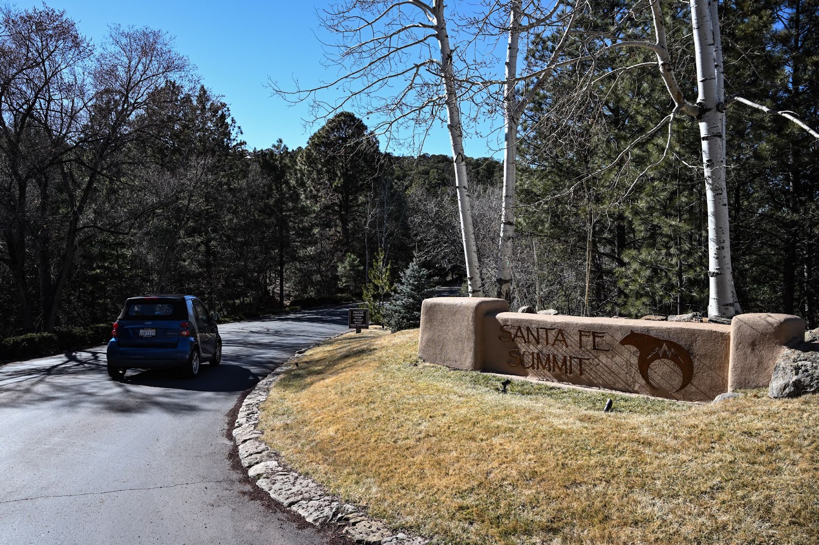 A general view of the entrance to the Santa Fe Summit neighborhood where Gene Hackman lived with his wife in Santa Fe, New Mexico on February 28, 2025. | Source: Getty Images