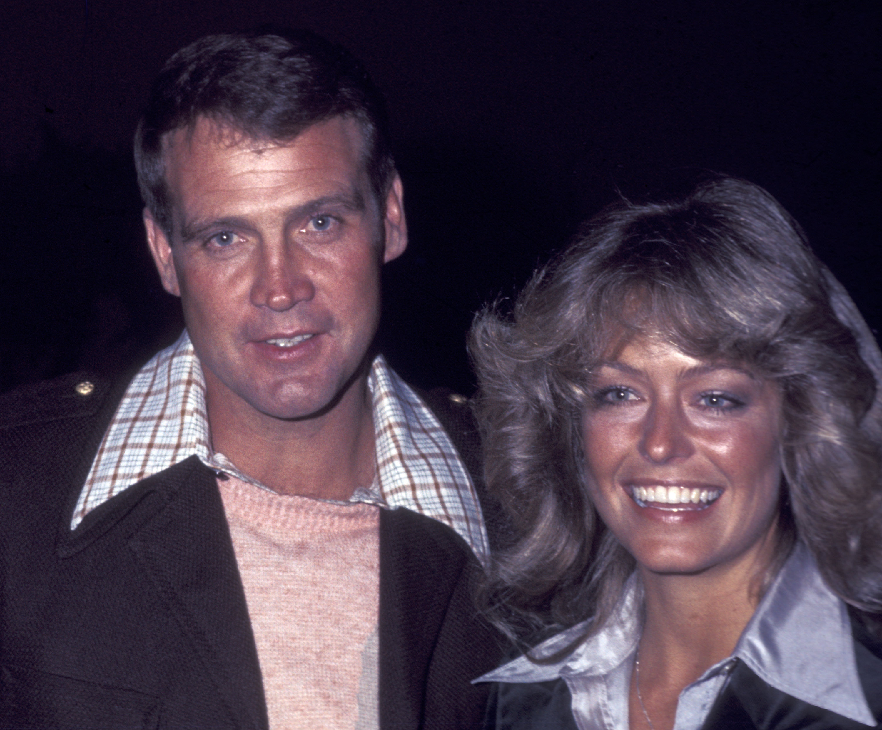Farah Fawcett and Lee Majors on February 1, 1976 at Le Ristorante in Beverly Hills, California | Source: Getty Images