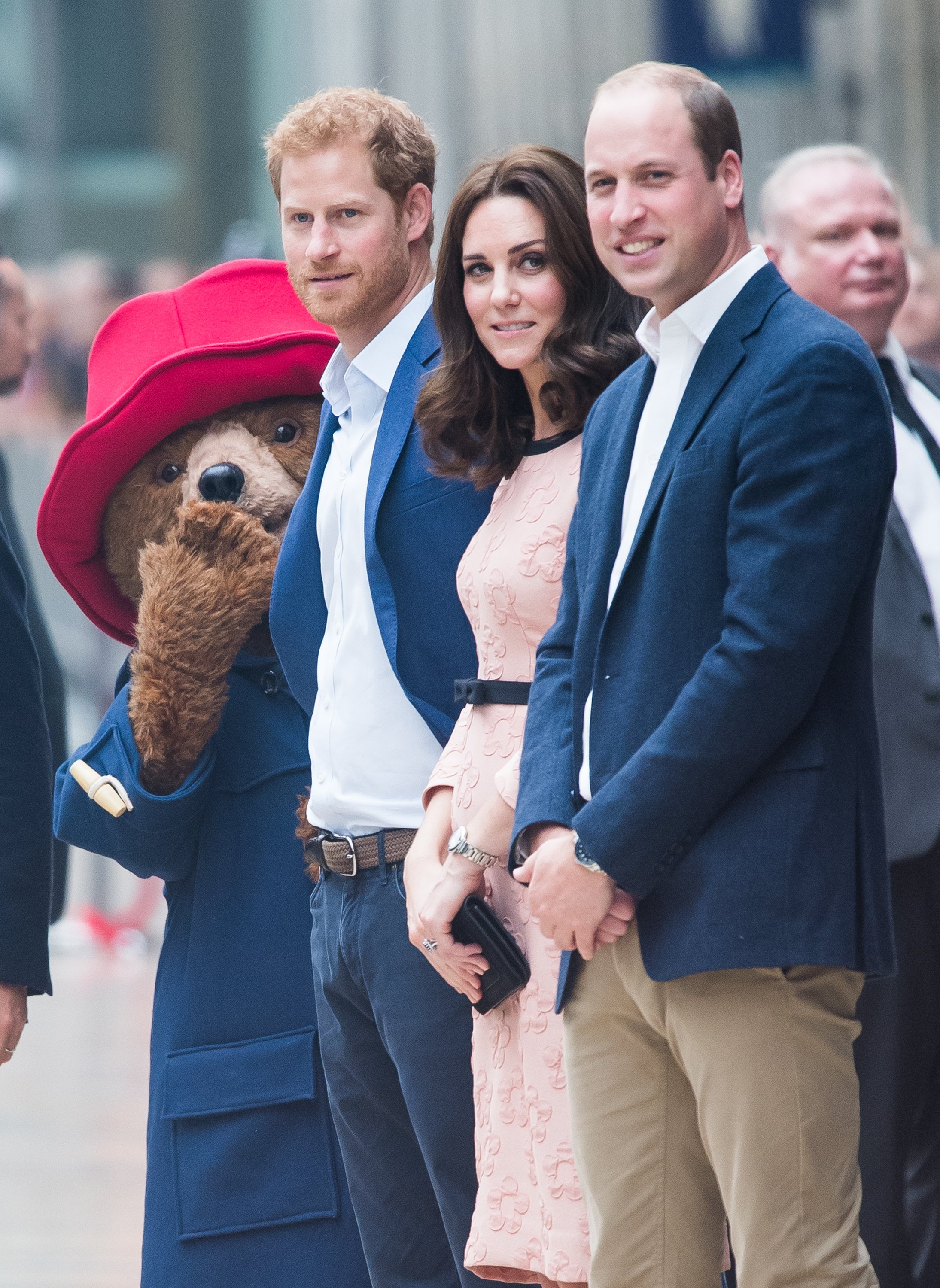 Paddington Bear, Prince Harry, Kate Middleton and Prince William during the Charities Forum Event at Paddington Station on October 16, 2017 in London, England. | Source: Getty Images