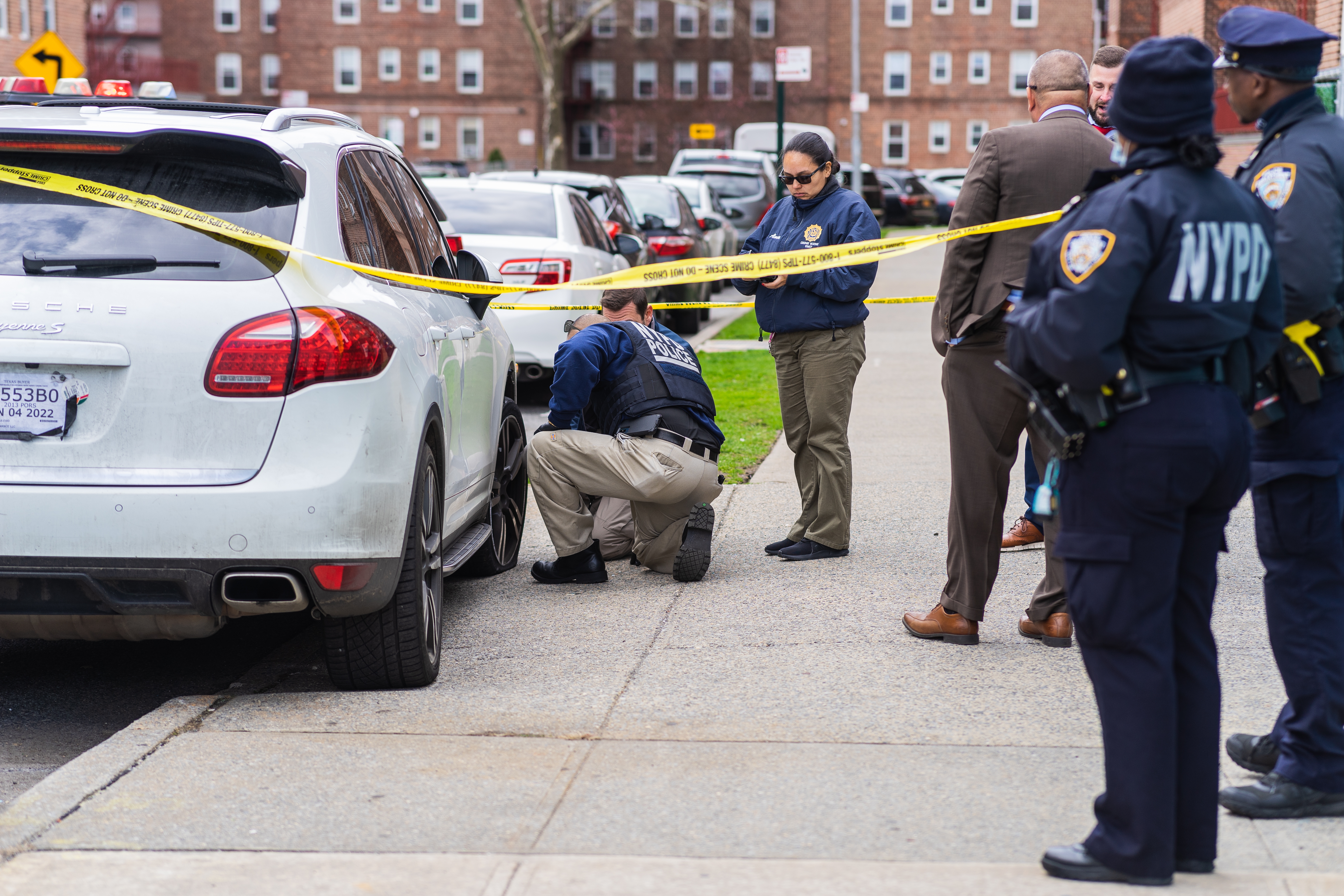 Cops at the crime scene | Source: Shutterstock