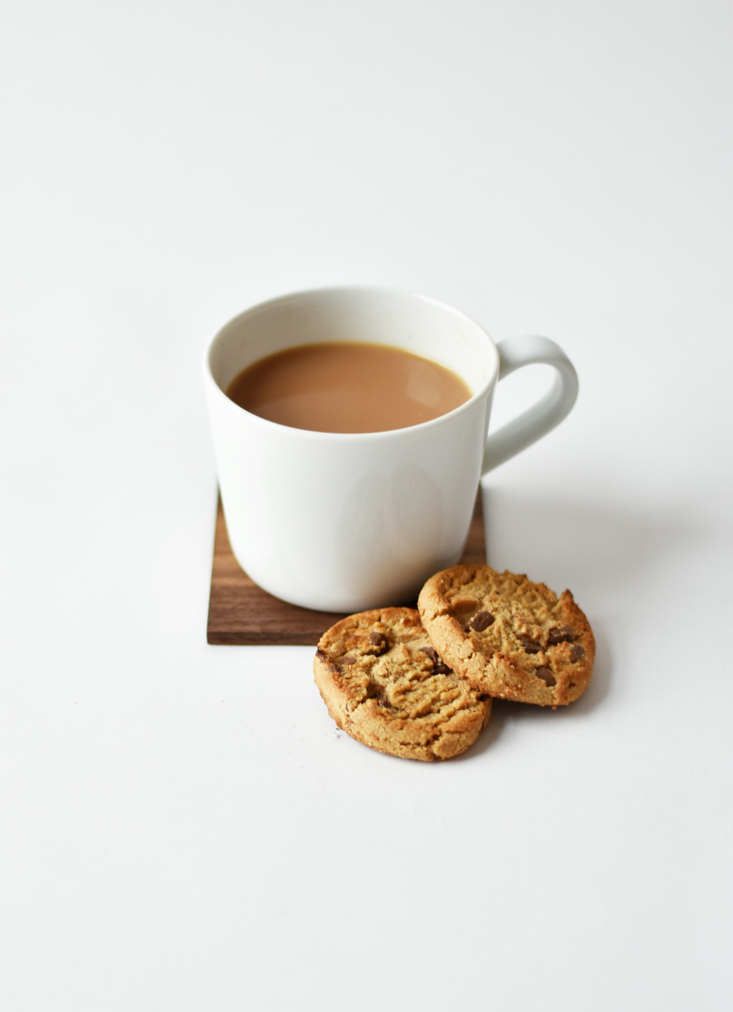 A cup of tea with biscuits | Source: Unsplash
