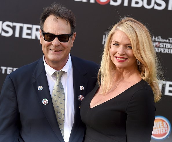  Dan Aykroyd and Donna Dixon at the premiere of Sony Pictures' "Ghostbusters" on July 9, 2016 | Photo: Getty Images