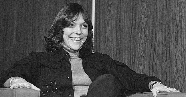 Karen Carpenter smiles during an interview. | Source: Getty Images