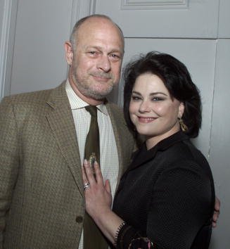 Gerald McRaney and Delta Burke at the Beverly Hilton Hotel in Beverly Hills, Ca. 5/11/01. | Photo: Getty Images