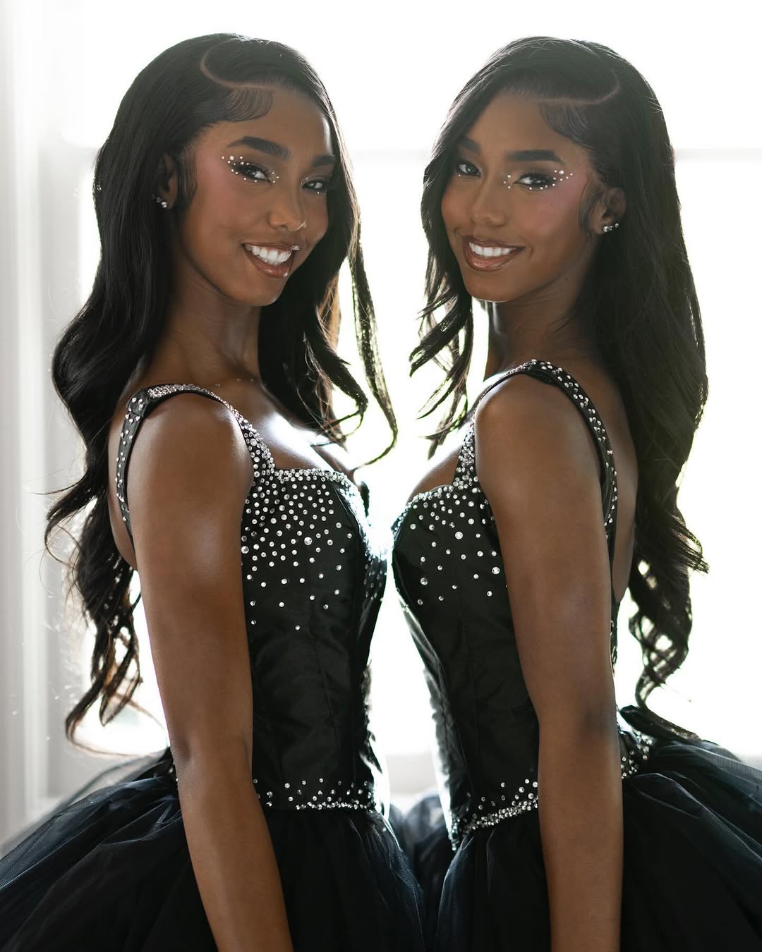 D'Lila and Jessie Combs during prom night, dated May 2024 | Source: Instagram/the_combs_twins