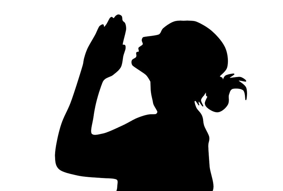 Mujer razando / Imagen tomada de: Pixabay Mujer razando / Imagen tomada de: Pixabay