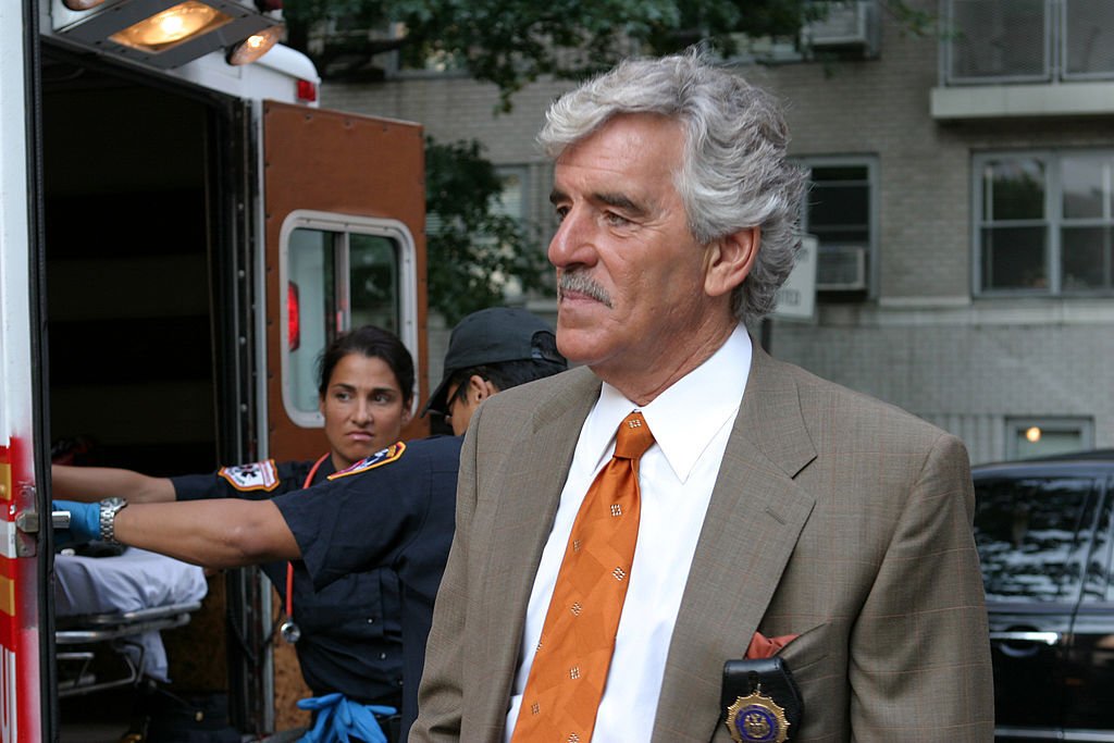  Dennis Farina as Detective Joe Fontana | Photo: Getty Images