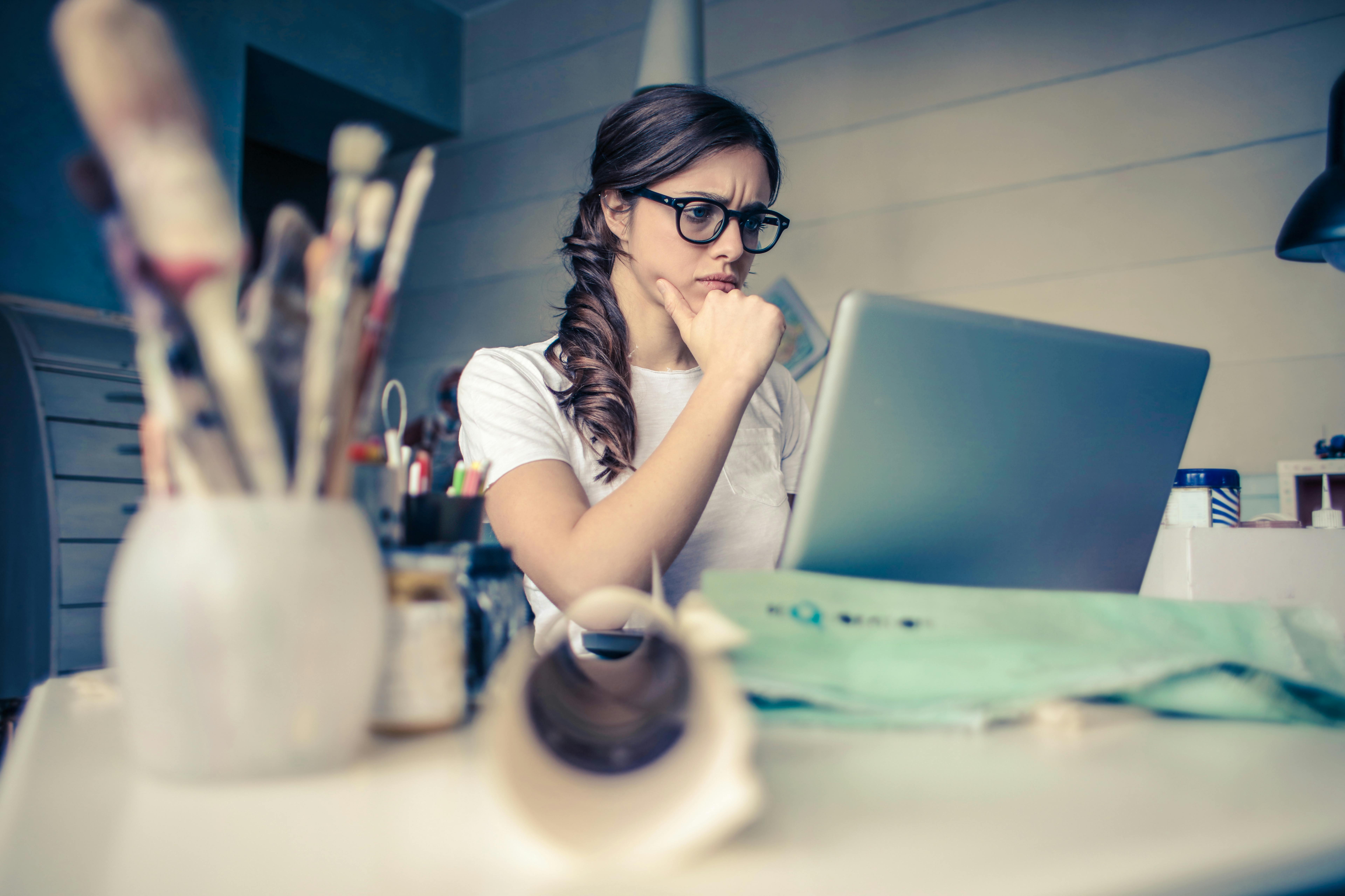 A woman at her laptop computer | Source: Pexels