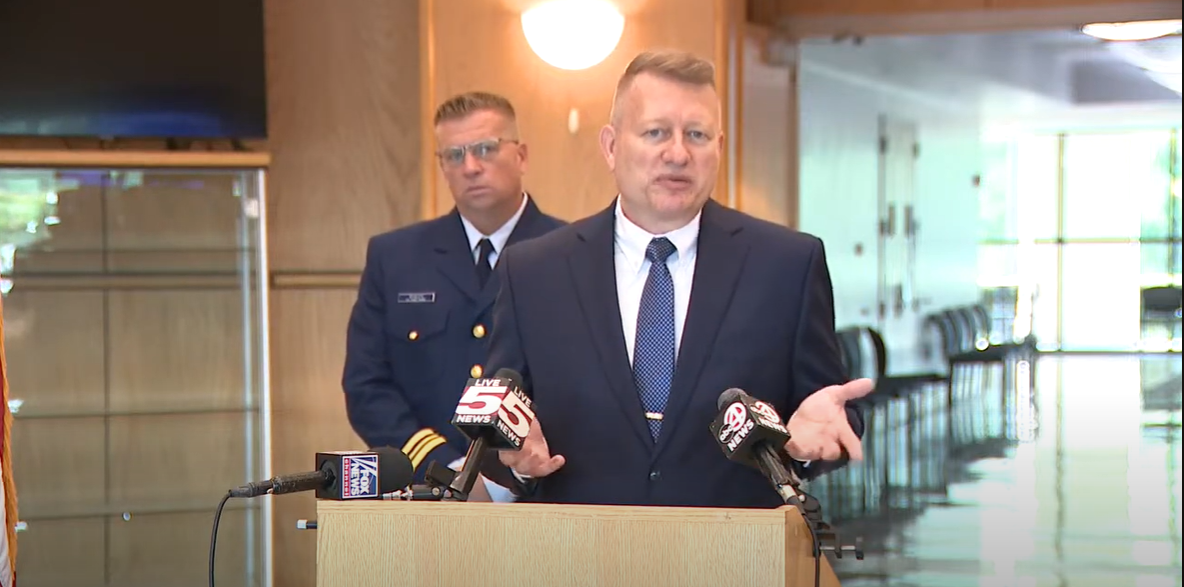 Jason Neubauer, Marine Board of Investigation chair for the U.S. Coast Guard, during a press conference on Sunday, September 15, 2024 | Source: Youtube/ABC News 4