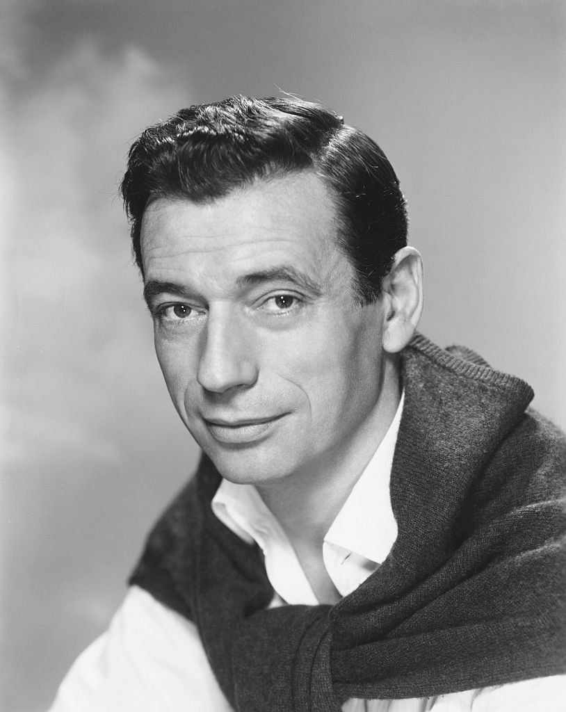L'acteur-chanteur français Yves Montand dans les films du milieu des années quarante. | Photo : Getty Images L'acteur-chanteur français Yves Montand dans les films du milieu des années quarante. | Photo : Getty Images