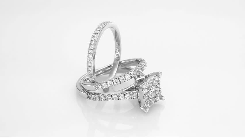 A beautiful diamond ring | Photo: Shutterstock