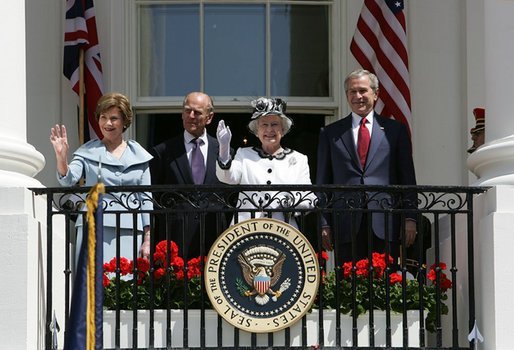 Former US President George W. Bush and Mrs. Laura Bush accompanied by Her Majesty Queen Elizabeth II and HRH Prince Philip at the White House while waving to an audience of 7,000 guests during the Arrival Ceremony. | Source: WikiMedia Commons Former US President George W. Bush and Mrs. Laura Bush accompanied by Her Majesty Queen Elizabeth II and HRH Prince Philip at the White House while waving to an audience of 7,000 guests during the Arrival Ceremony. | Source: WikiMedia Commons