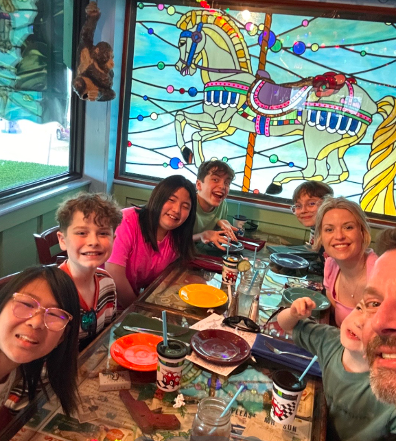 Mandy often posted cheerful family moments despite privately describing exhaustion and feeling "stretched way too thin." Those images now stand in painful contrast to the distress she revealed in her older online writing. | Source: TikTok/@mandykarolk