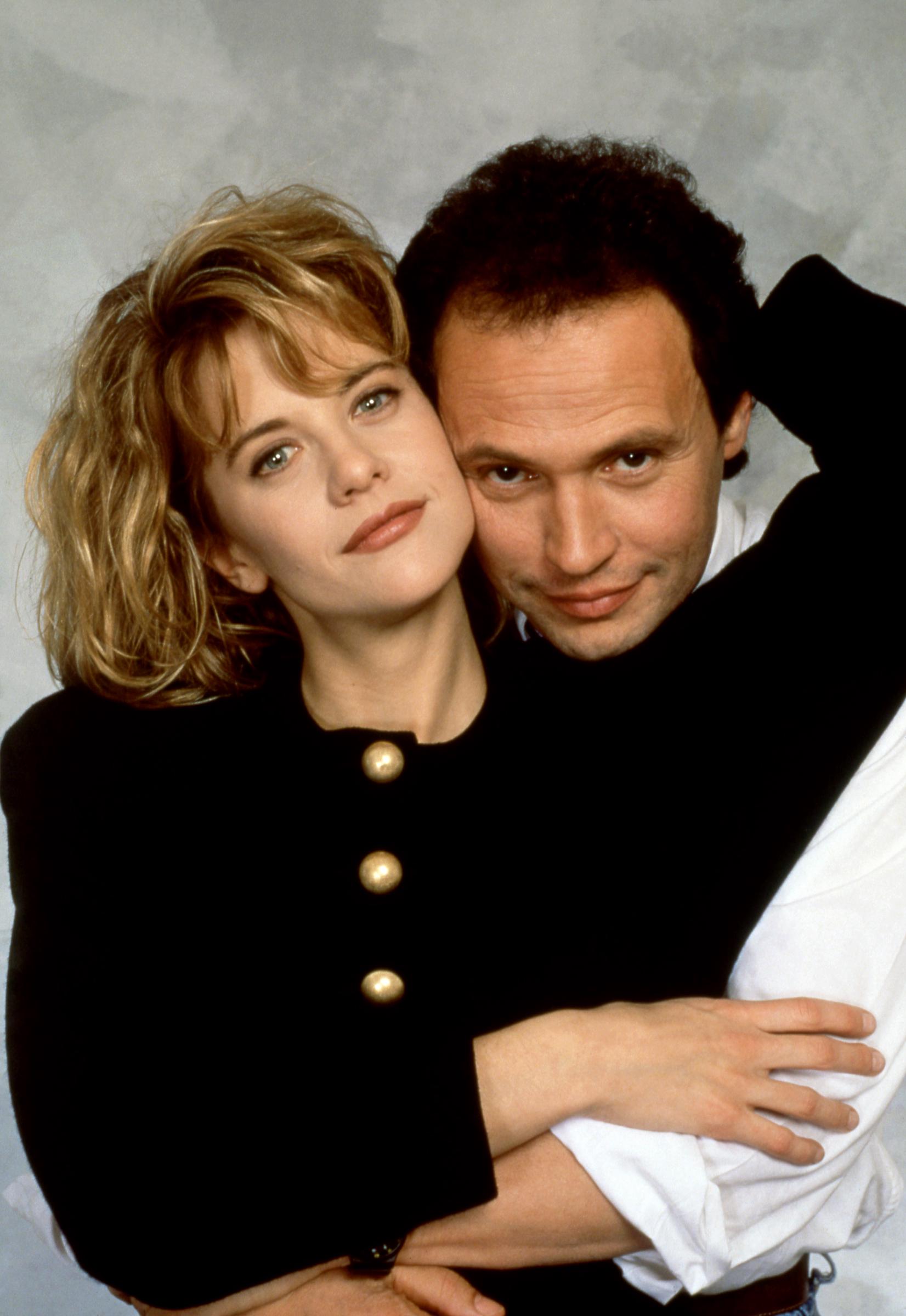 Meg Ryan and Billy Crystal pose for a portrait on January 1, 1989 in Los Angeles, California. | Source: Getty Images