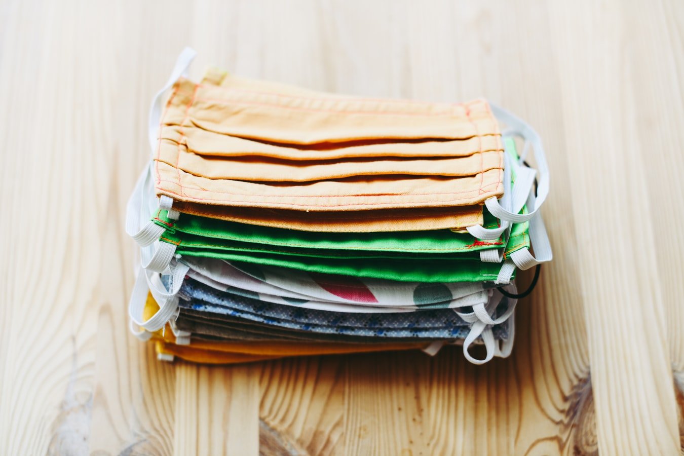 Des masques en tissu. l Source : Unsplash