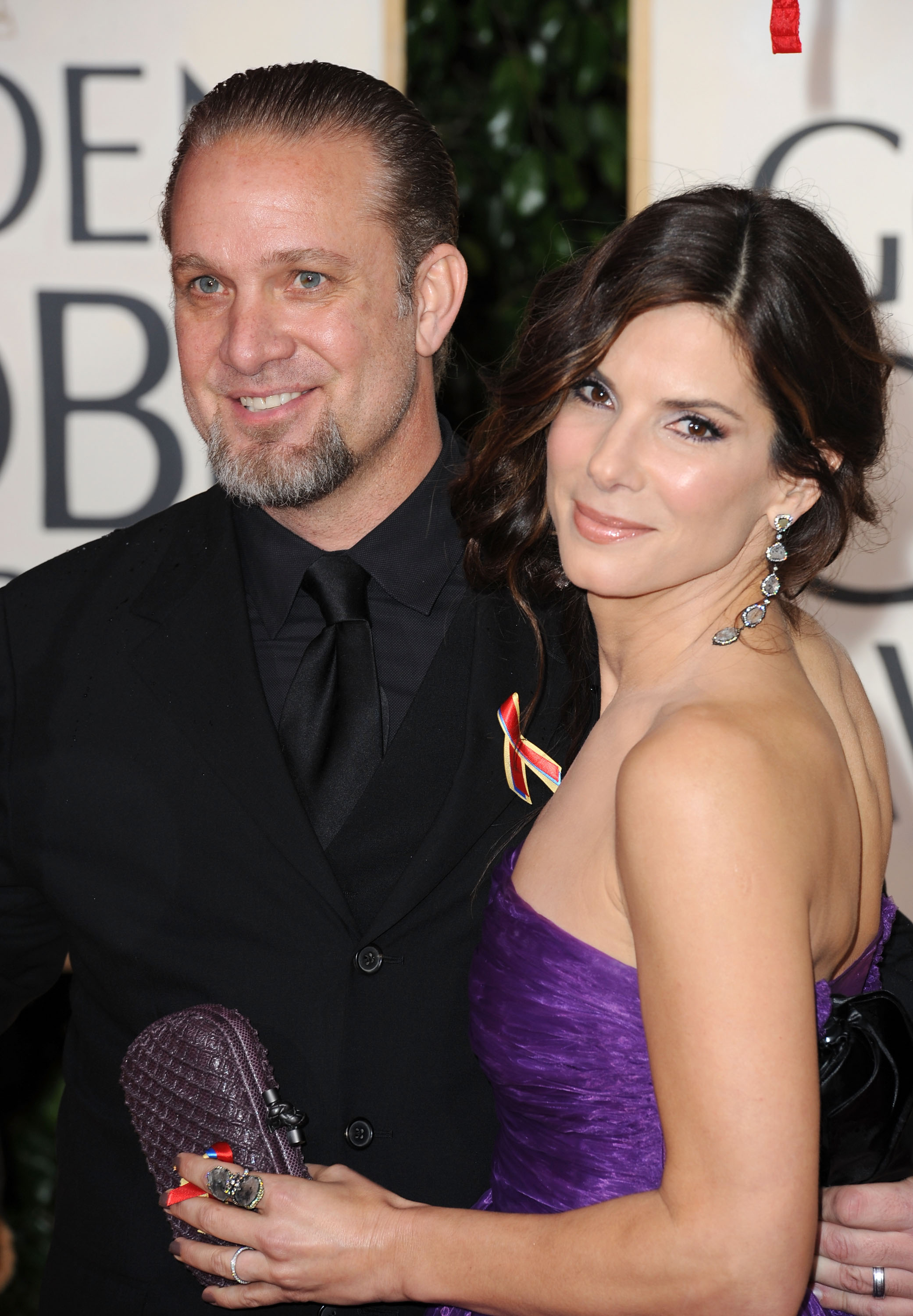 Jesse James and Sandra Bullock at The Beverly Hilton Hotel on January 17, 2010, in Beverly Hills, California. | Source: Getty Images